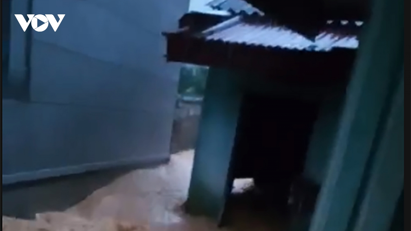 Cứ mưa lớn là ngập, người dân ở Bắc Ninh lại khổ vì sân golf Việt Yên